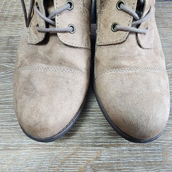 White Mountain Quilted Dorsett Lace-Up Heeled Bootie | Women's 10M - Picture 3 of 10